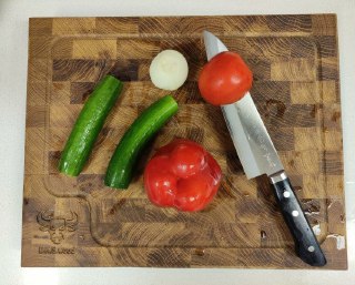 קרש חיתוך והגשה מקצועי DKS מעץ אלון End Grain ענק בגודל 32*40*4 ס"מ עם או ללא חריטה בלייזר